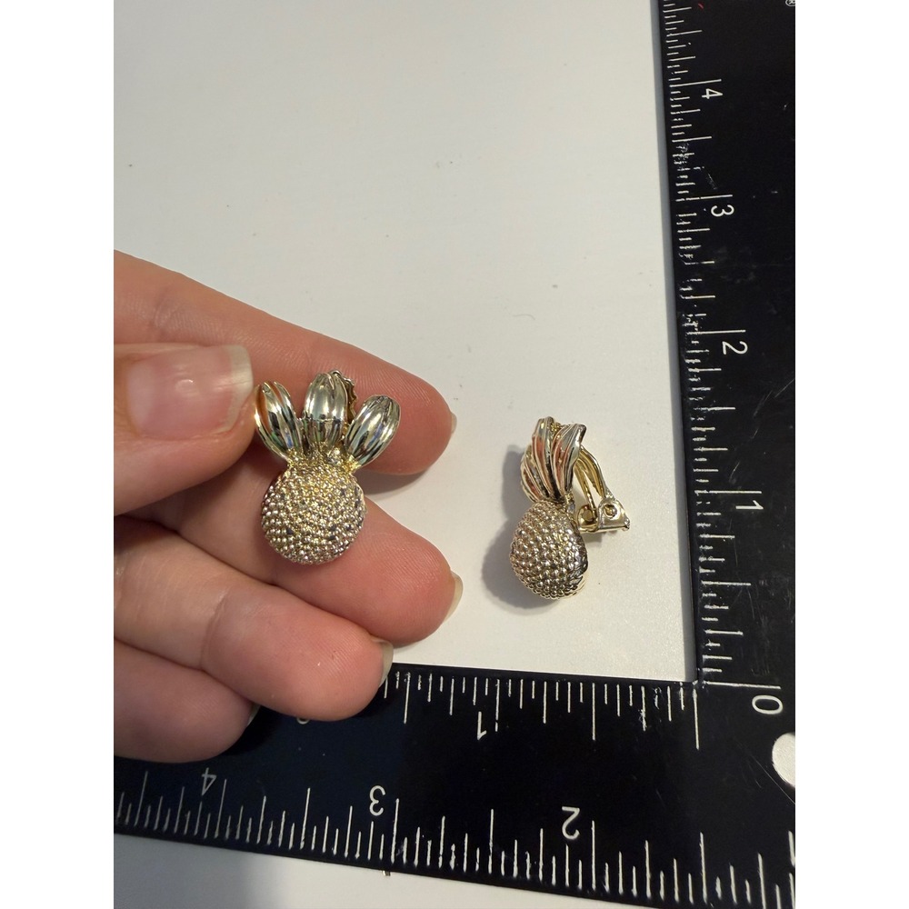 Vintage Gold Tone Pineapple Clip On Earrings Tropical Fruit Statement Jewelry